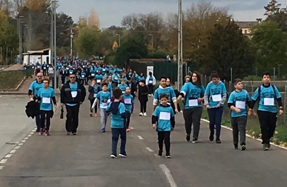 Foto 2 - Unas cuantas im&aacute;genes m&aacute;s de la multitudinaria Carrera y Paseo Saludable por la Diabetes 2018  