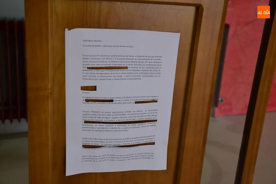 Foto 5 - El IES Tierra recrea en su hall la habitaci&oacute;n de una mujer maltratada  