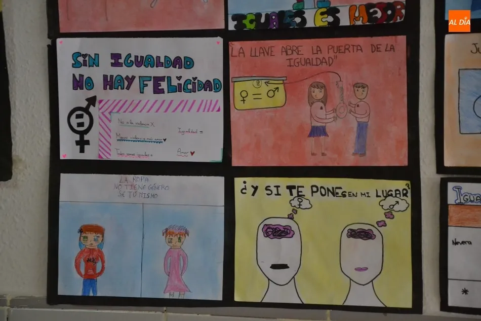 Foto 9 - El IES Tierra recrea en su hall la habitaci&oacute;n de una mujer maltratada  