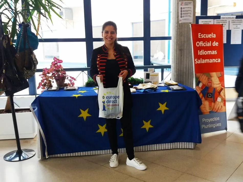 Foto 8 - El Centro Europe Direct acoge un nuevo mercadillo solidario cuyos beneficios se destinar&aacute;n a...