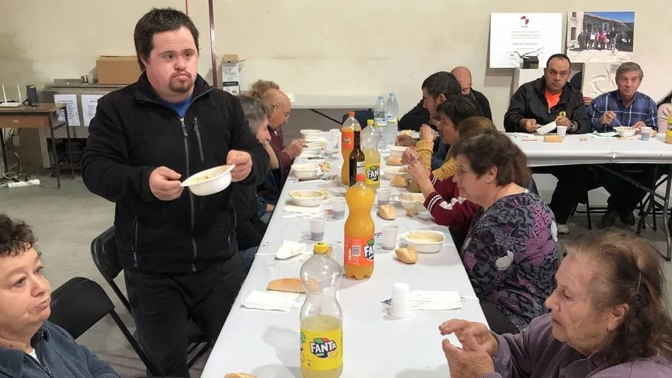 Alrededor de cincuenta vecinos degustaron las lentejas de Fulgen en Gejo de los Reyes