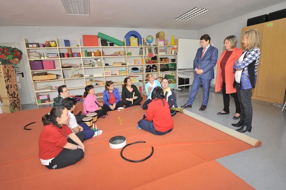 Foto 6 - El Ayuntamiento reafirma su compromiso con los enfermos del Alzheimer