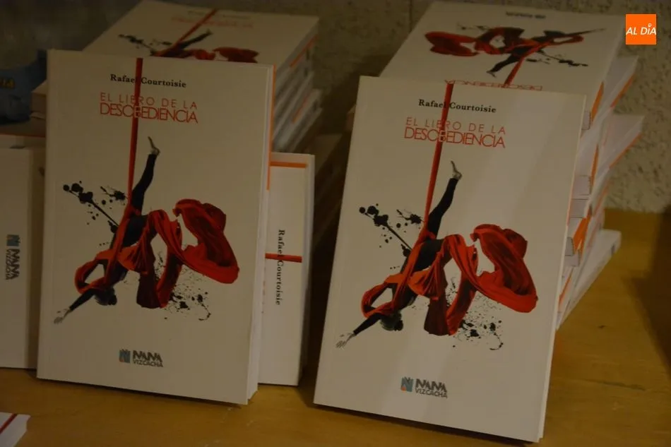 Foto 8 - Francisca Noguerol presenta &lsquo;El libro de la desobediencia&rsquo;, una obra de Rafael Courtoisie  