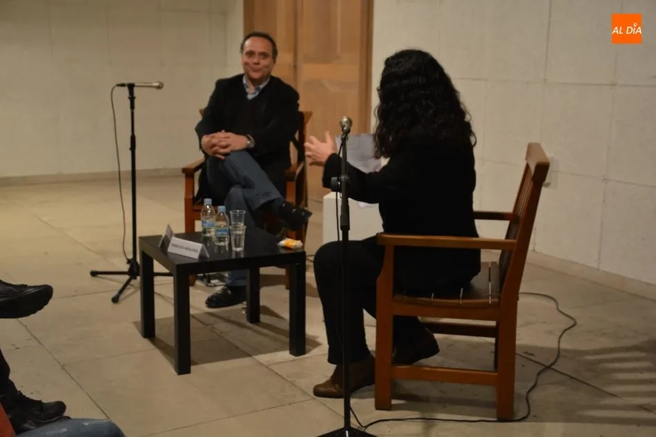 Foto 7 - Francisca Noguerol presenta &lsquo;El libro de la desobediencia&rsquo;, una obra de Rafael Courtoisie  