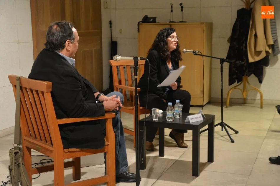 Foto 5 - Francisca Noguerol presenta &lsquo;El libro de la desobediencia&rsquo;, una obra de Rafael Courtoisie  