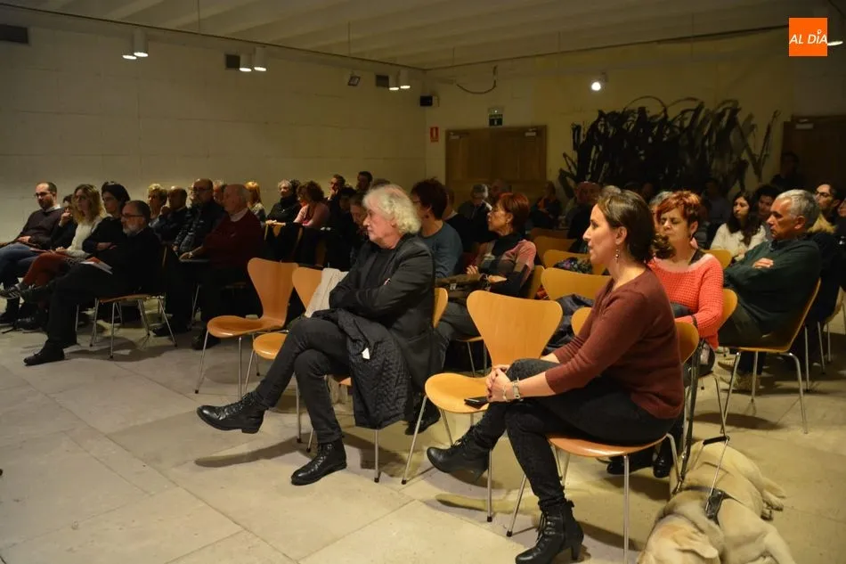 Foto 3 - Francisca Noguerol presenta &lsquo;El libro de la desobediencia&rsquo;, una obra de Rafael Courtoisie  