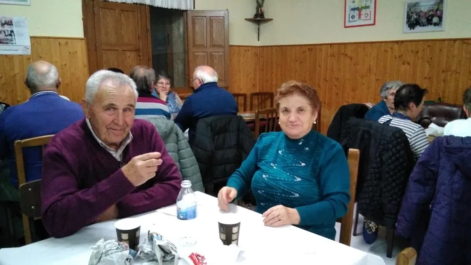 Foto 4 - Encuentro en el Hogar del Jubilado para degustar unas ricas casta&ntilde;as asadas