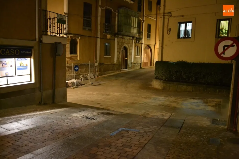 Ya está reabierto el cruce de la Rúa del Sol con Muralla y Enrique Zarandieta