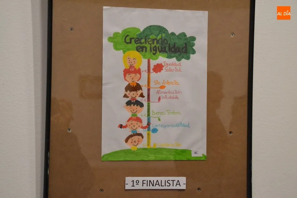 Foto 6 - Irene Rom&aacute;n y Mirella Iglesias se adjudican los concursos de dibujo y relatos cortos de Ampli  
