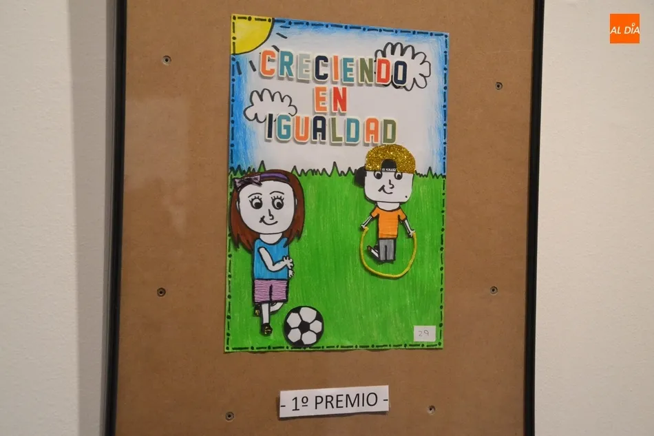Foto 7 - Irene Rom&aacute;n y Mirella Iglesias se adjudican los concursos de dibujo y relatos cortos de Ampli  
