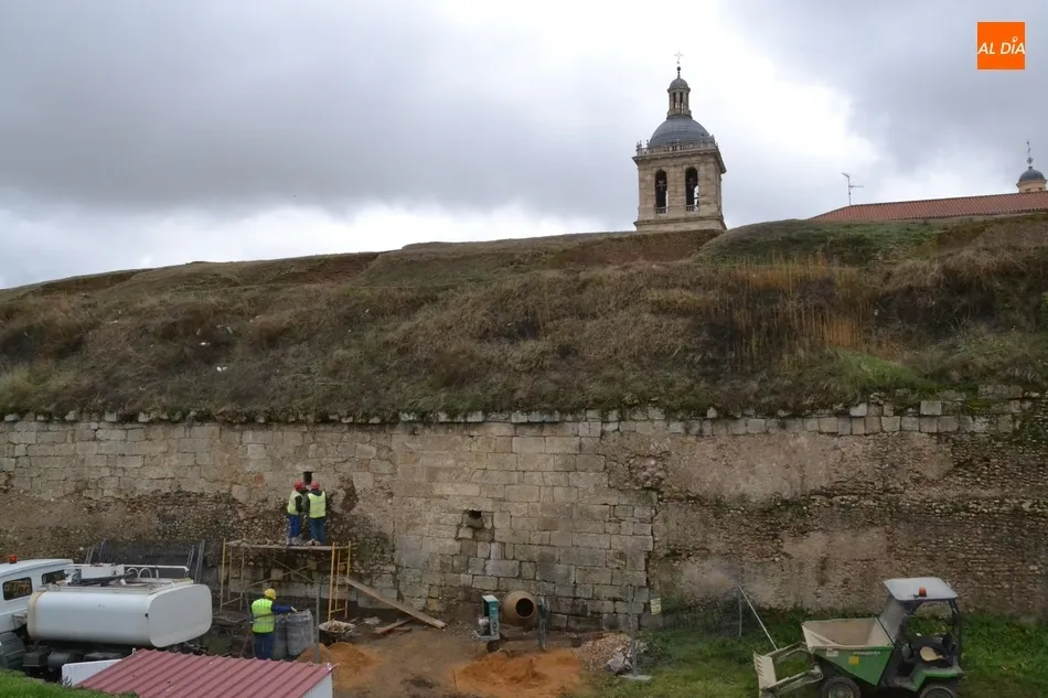 Foto 4 - La popular &lsquo;meona&rsquo; desaparece de los fosos de la muralla  