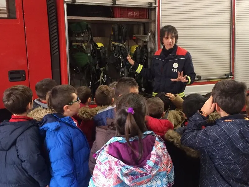Foto 10 - Alumnos del colegio Padres Trinitarios visitan el Parque Municipal de Bomberos&nbsp;  