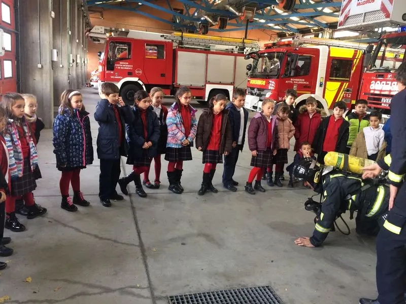 Foto 5 - Alumnos del colegio Padres Trinitarios visitan el Parque Municipal de Bomberos&nbsp;  
