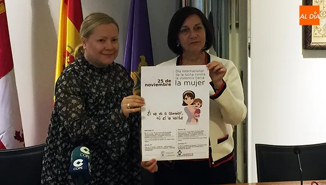 La alcaldesa Carmen Ávila y la concejal de Igualdad, Lali García, han presentado los actos programados con motivo del 25N