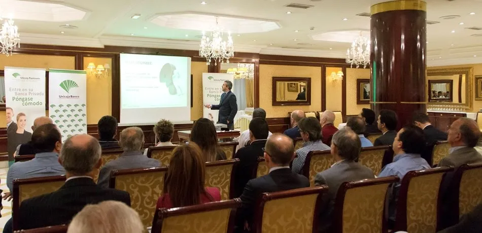 Foto 2 - Unicaja Banco organiza una Jornada de Banca Privada para asesorar a sus clientes sobre inversi&oacute;n