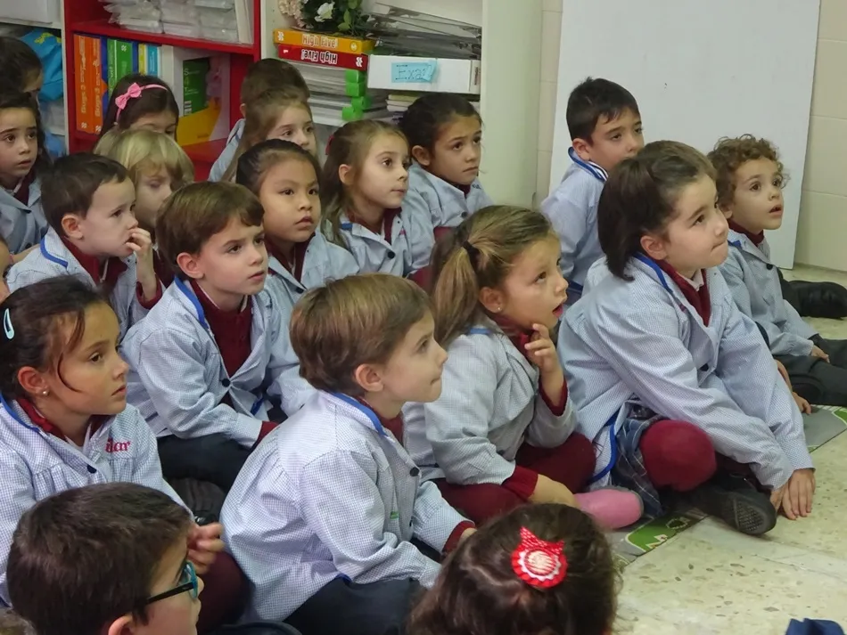 Foto 5 - Entra&ntilde;able encuentro intergeneracional en el colegio San Juan Bosco