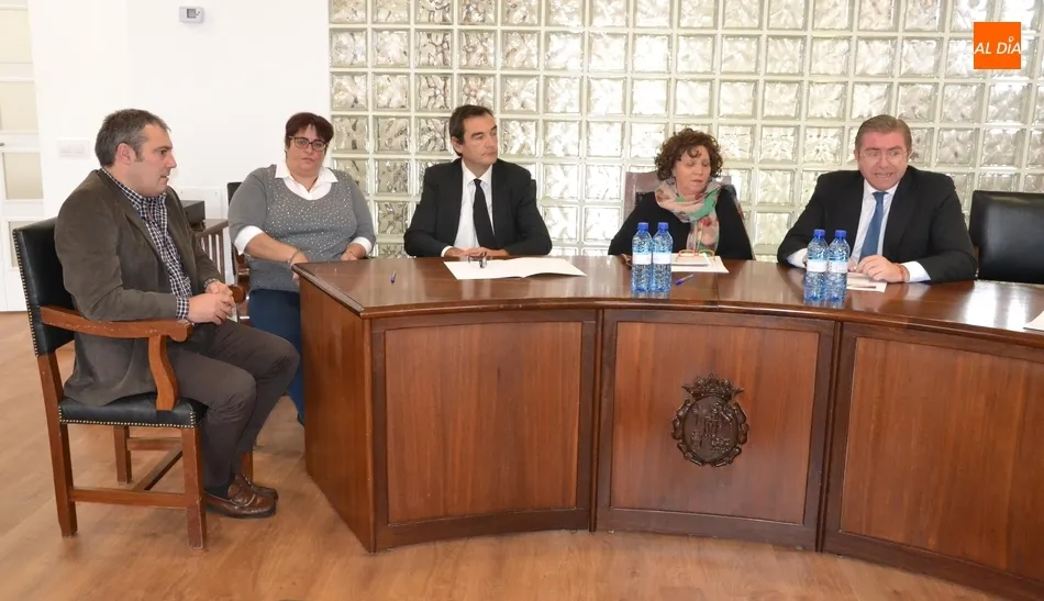 Fuentes de Oñoro y Vilar Formoso trasladan a la Subdelegada su preocupación por la A-62 y la IP-5 ...