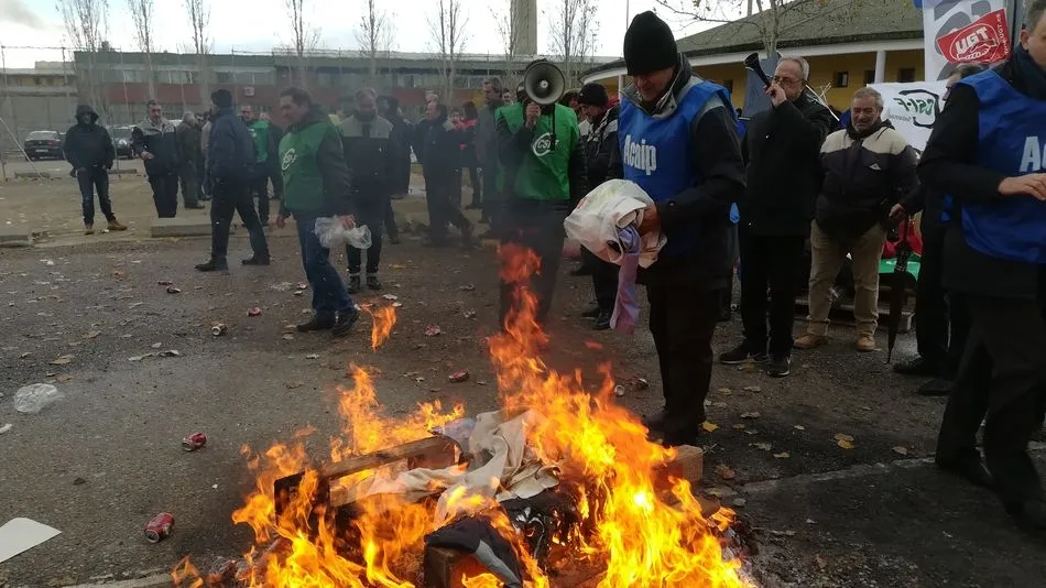 Cuarta jornada de huelga de los trabajadores del Centro Penitenciario de Topas