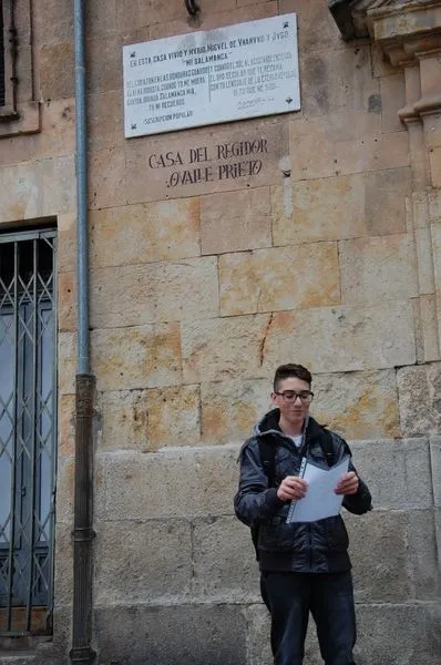Foto 4 - Los alumnos del IES Mateo Hern&aacute;ndez visitan la Casa Museo Miguel de Unamuno y el Edificio...