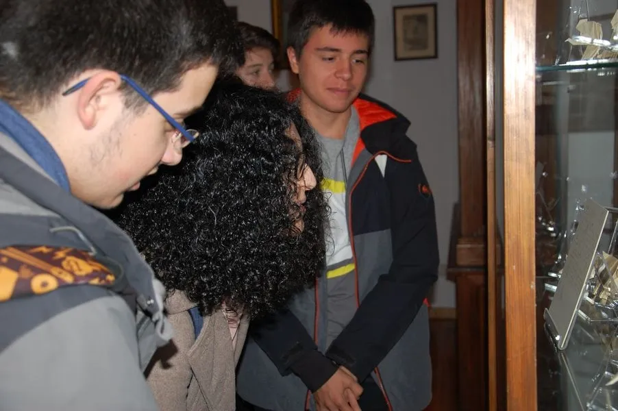Foto 7 - Los alumnos del IES Mateo Hern&aacute;ndez visitan la Casa Museo Miguel de Unamuno y el Edificio...