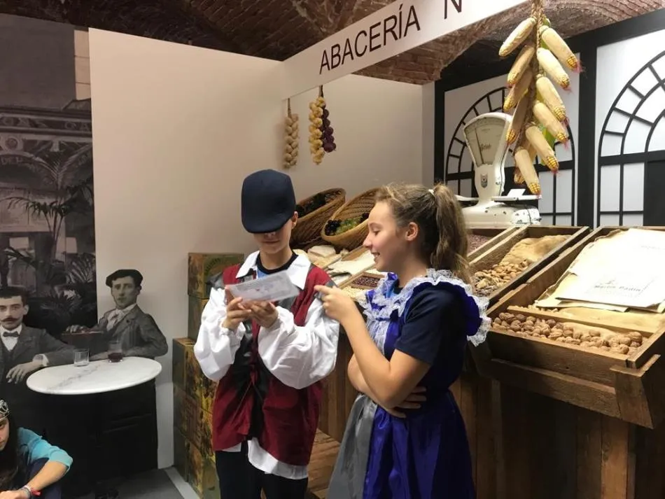 Foto 5 - Divertida visita de estudiantes del colegio San Juan Bosco al Museo del Comercio
