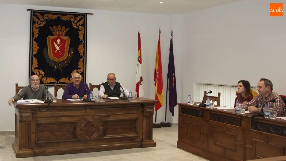 A la sesión acudieron solamente cinco de los seis concejales del equipo de Gobierno / MARIBEL SÁNCHEZ