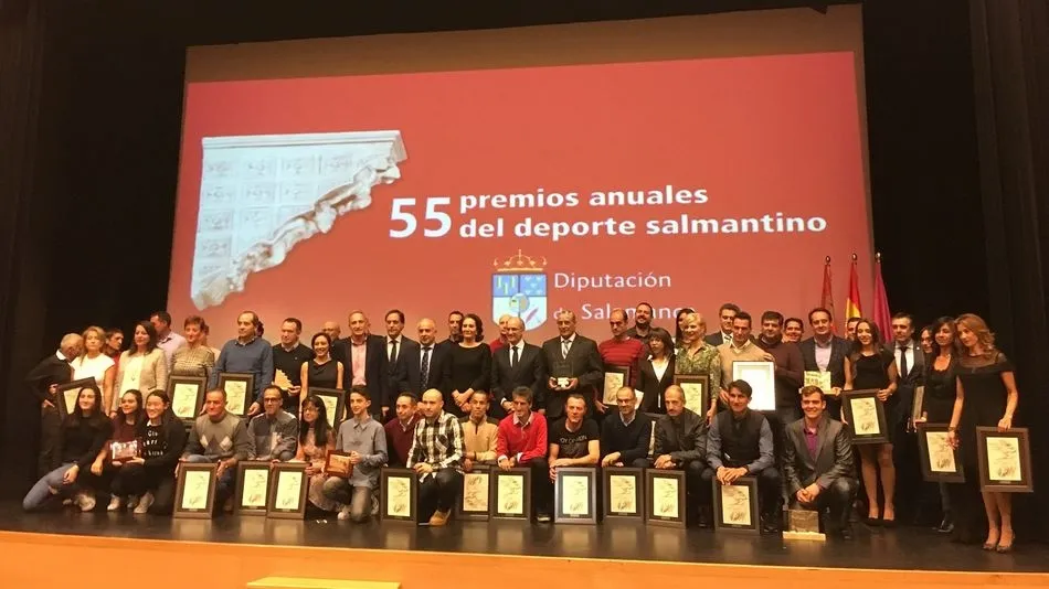 Foto de familia de los galardonados en la última edición.