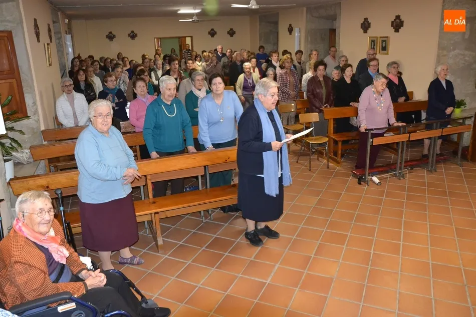 Foto 8 - Gran asistencia un a&ntilde;o m&aacute;s a la novena en honor a la Virgen de la Medalla Milagrosa  