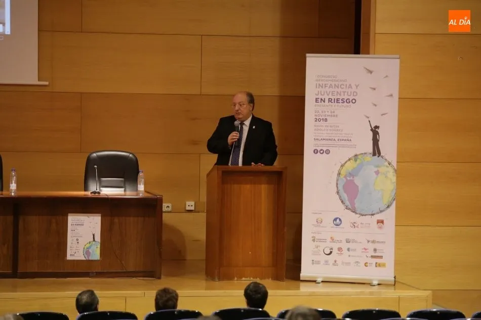 Foto 10 - "Hay que promover m&aacute;s conciencia sobre los riesgos de la ni&ntilde;ez en el siglo XXI"
