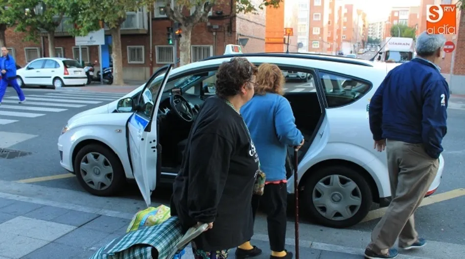 El sector del taxi de Salamanca mejorará su servicio a las personas con movilidad reducida