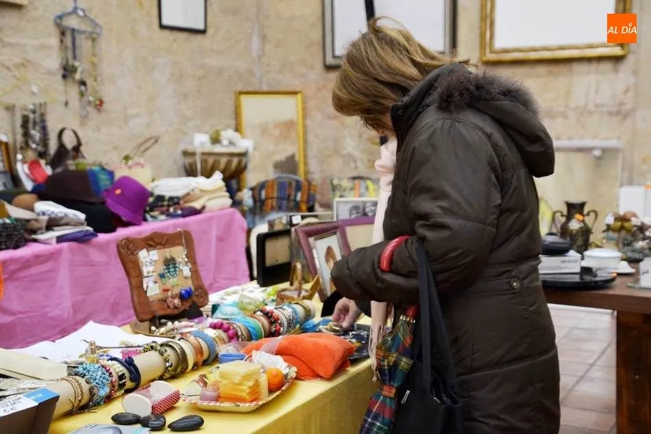 Foto 4 - El mercadillo de AMPUSASA ayudar&aacute; a financiar el programa &lsquo;Vacaciones en Paz&rsquo;  