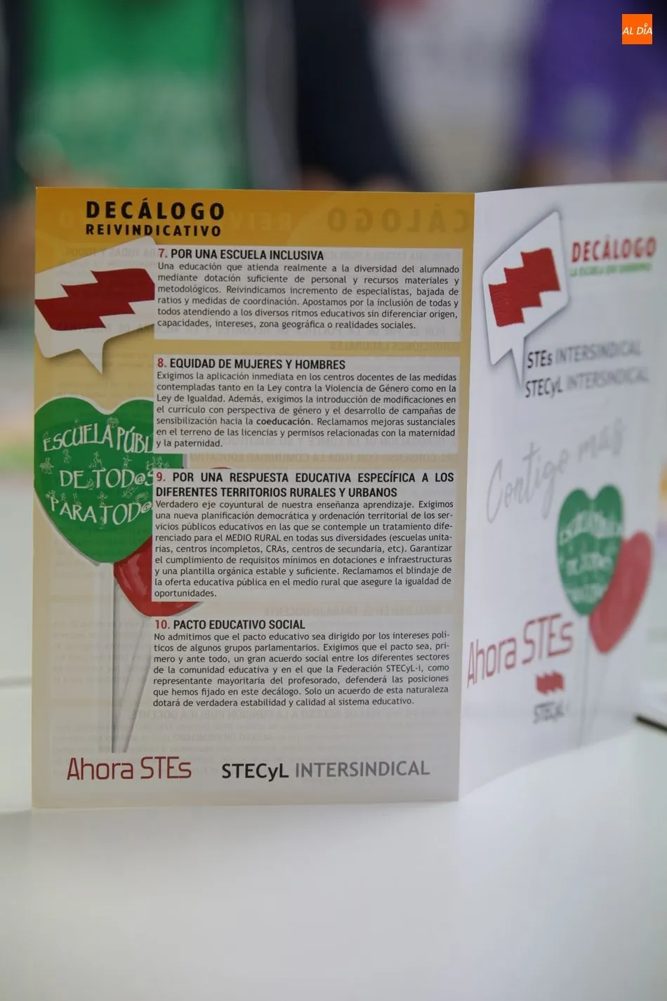 Foto 3 - STE presenta una candidatura que aboga por la "escuela p&uacute;blica, laica, gratuita e inclusiva"