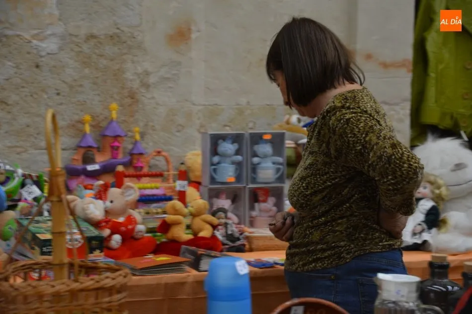 Foto 8 - El mercadillo de AMPUSASA ayudar&aacute; a financiar el programa &lsquo;Vacaciones en Paz&rsquo;  