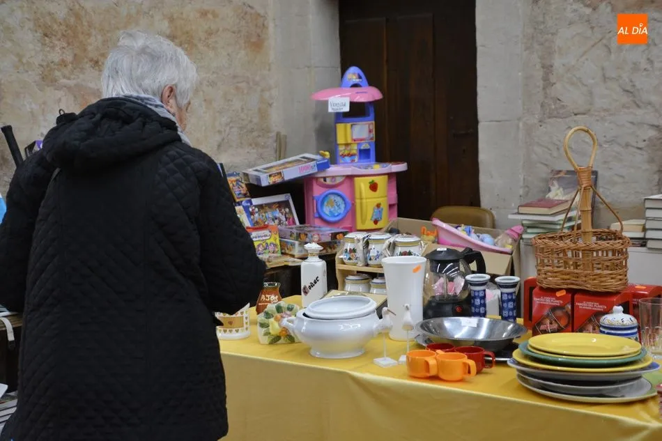 Foto 6 - El mercadillo de AMPUSASA ayudar&aacute; a financiar el programa &lsquo;Vacaciones en Paz&rsquo;  
