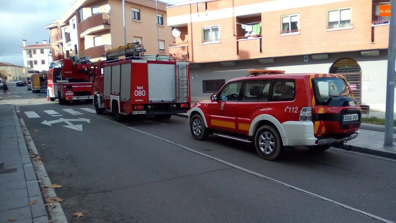 Foto 4 - Tres dotaciones de Bomberos sofocan el incendio en un garaje de Pizarrales