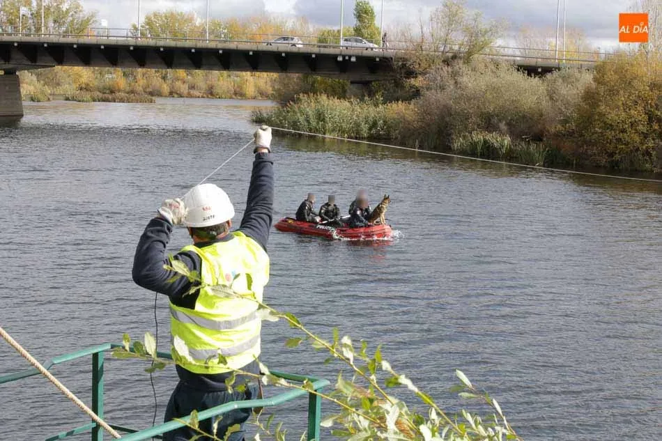 Foto 5 - La b&uacute;squeda del enfermo de alzheimer desaparecido se centra en el r&iacute;o con el apoyo de los GEOS&nbsp;