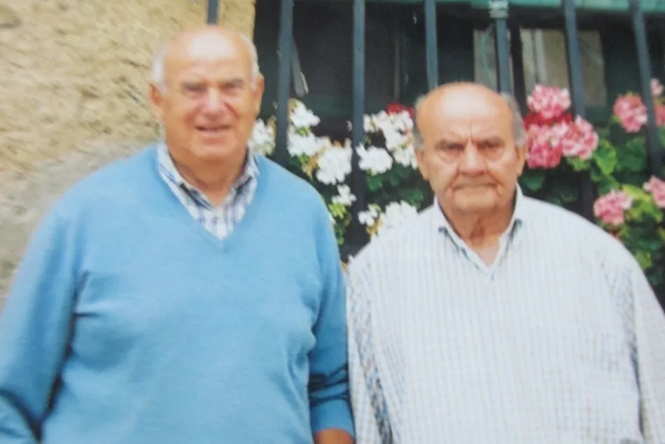 Eusebio Gómez Gómez y Ángel Gómez Sánchez en 2004 en El Bodón