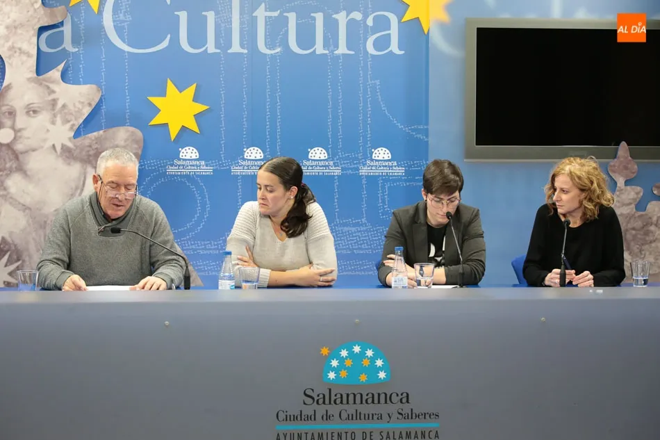 Foto 7 - Mesa redonda sobre las mascotas en el Teatro Liceo