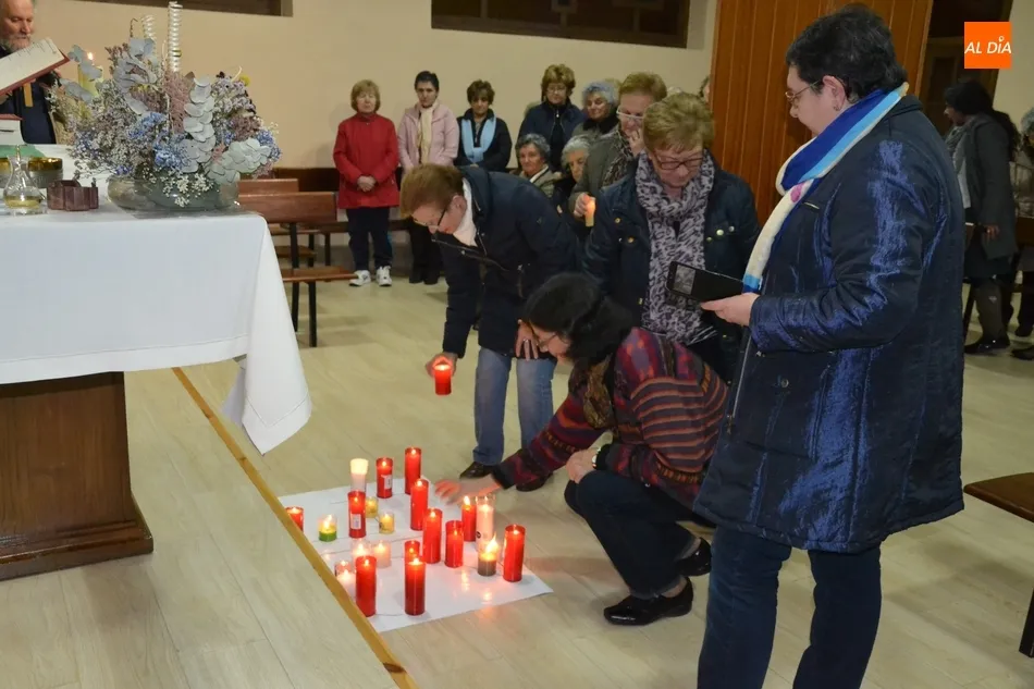 Foto 5 - Manos Unidas crea con sus velas un gran &lsquo;24&rsquo; para iluminar el mundo  