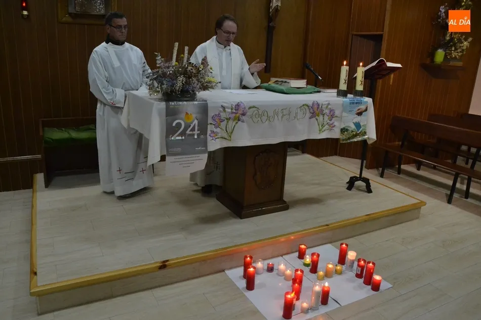 Foto 4 - Manos Unidas crea con sus velas un gran &lsquo;24&rsquo; para iluminar el mundo  