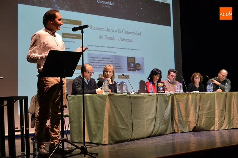 Juan Carlos Martín Yuste presentaba hoy en el CDS su libro Estado Universal