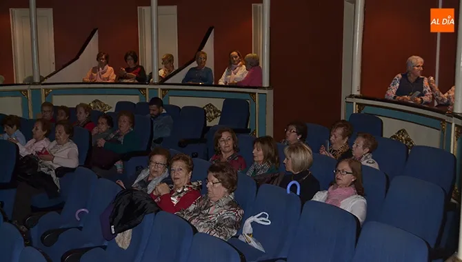 El Teatro Calderón acogía el cafe-tertulia y la película Custodia Compartida dentro del programa contra la Violencia de Género