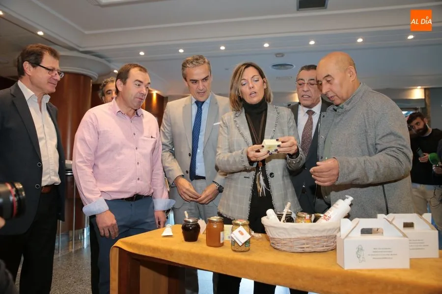 La consejera Milagros Marcos, en la inauguración de las Jornadas Apícolas de COAG. Fotos: Alberto Martín