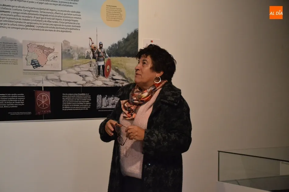 Foto 5 - La exposici&oacute;n de la &eacute;poca visigoda recibe a un nuevo grupo del IES Tierra  
