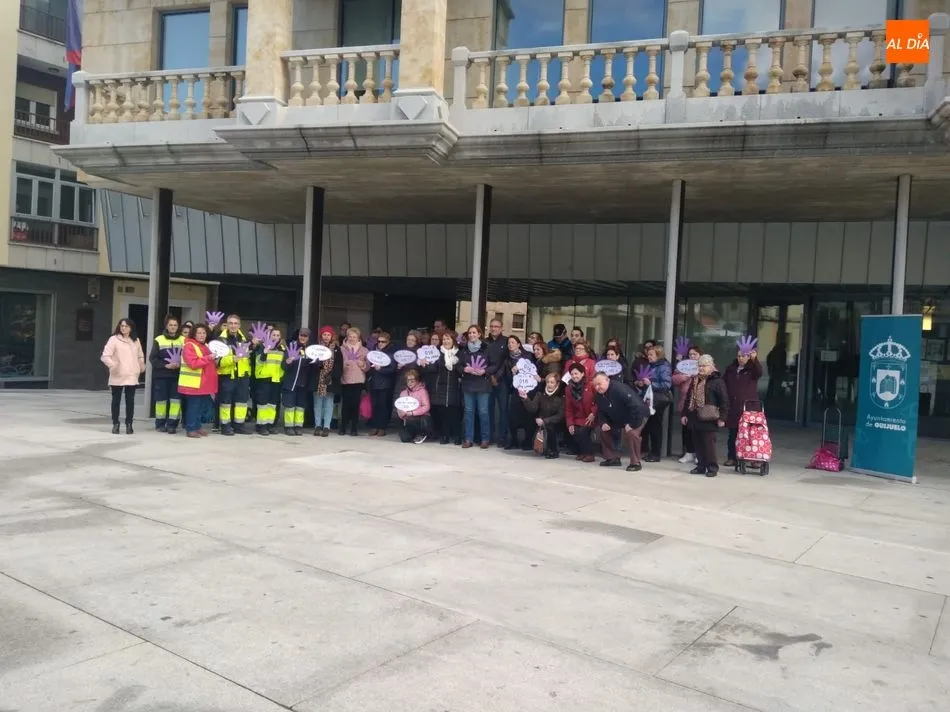 Foto 11 - Guijuelo se suma a la condena a la&nbsp;violencia machista