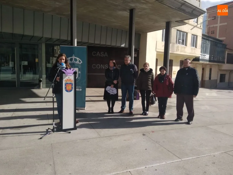 Foto 8 - Guijuelo se suma a la condena a la&nbsp;violencia machista