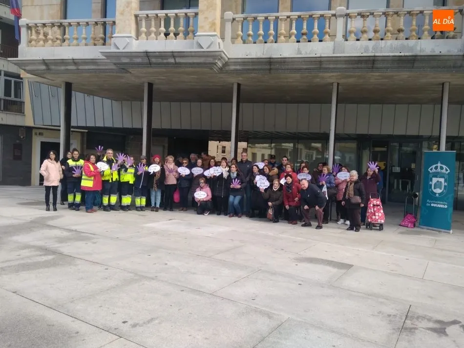 Foto 3 - Guijuelo se suma a la condena a la&nbsp;violencia machista