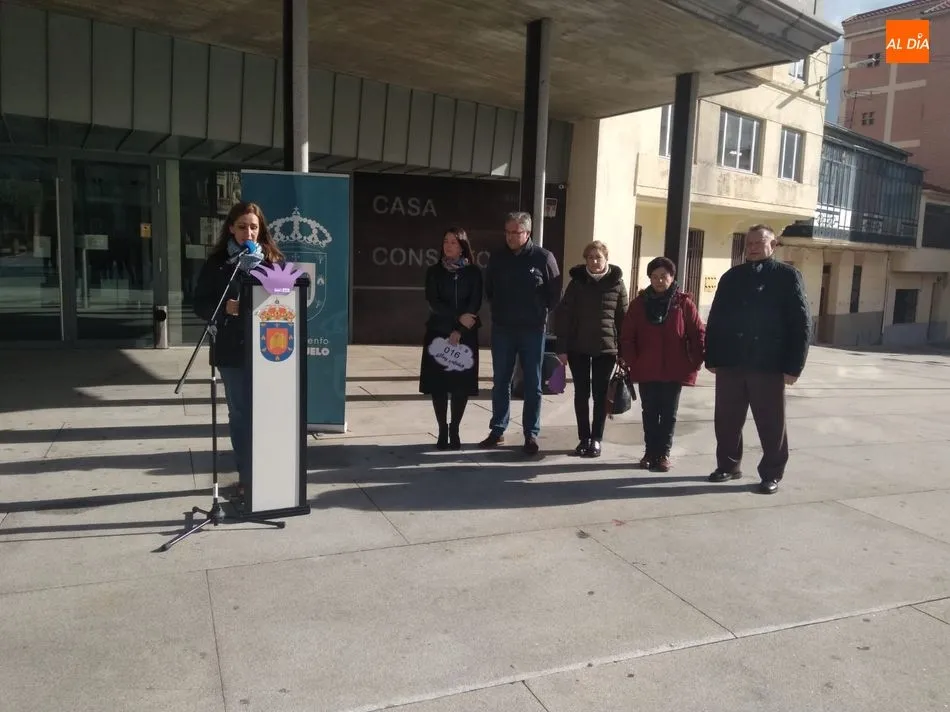 Foto 2 - Guijuelo se suma a la condena a la&nbsp;violencia machista