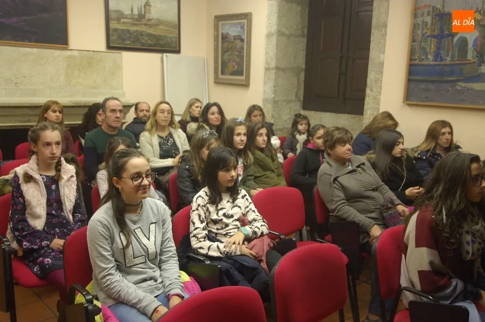 Foto 8 - Ampli hace entrega de los premios de sus concursos de dibujos y relatos cortos  