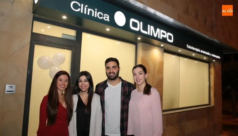 Buen ambiente en la inauguración de las nuevas instalaciones de la Clínica Fisioterapia y Osteopatía Olimpo. Foto de Alberto Martín